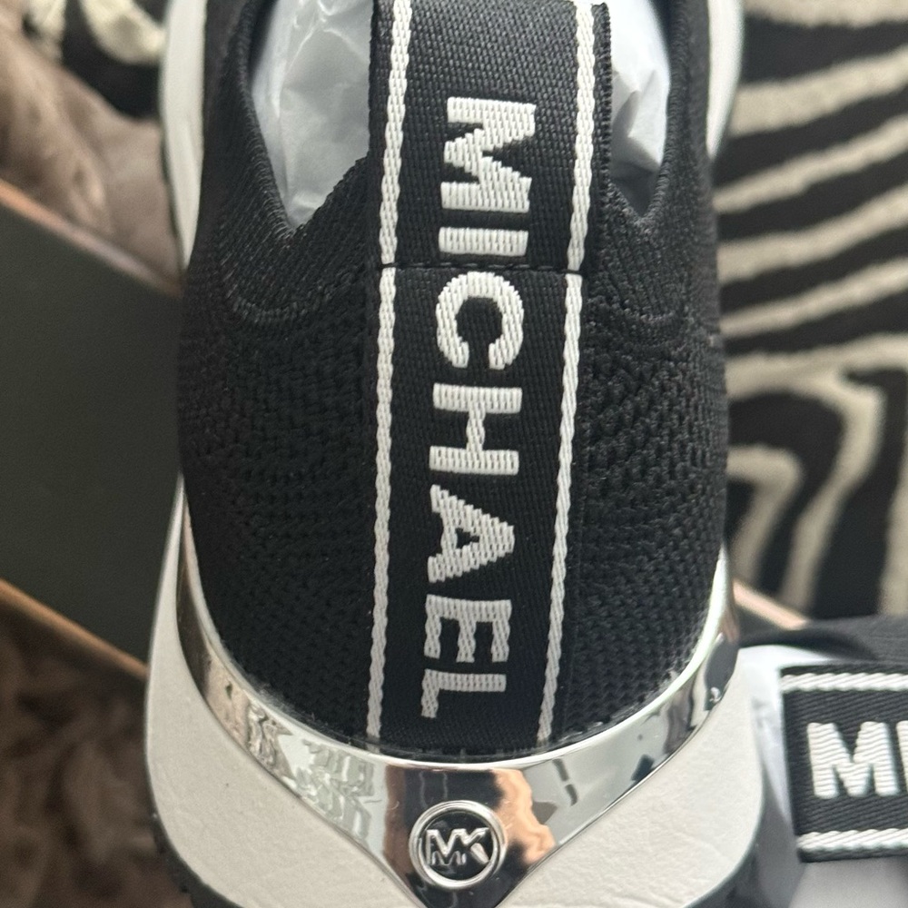 NIB! Michael Kors Black and White Slip-On Sneakers 7.5 - Picture 3 of 6